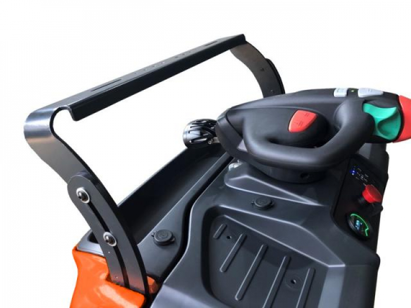 Самоходный Тягач для склада/производства T50N (Литий 300 Ач, EPS, Battery side extraction, Rubber drive tire, Pin Code, Safety light (Blue ray), Beacon)