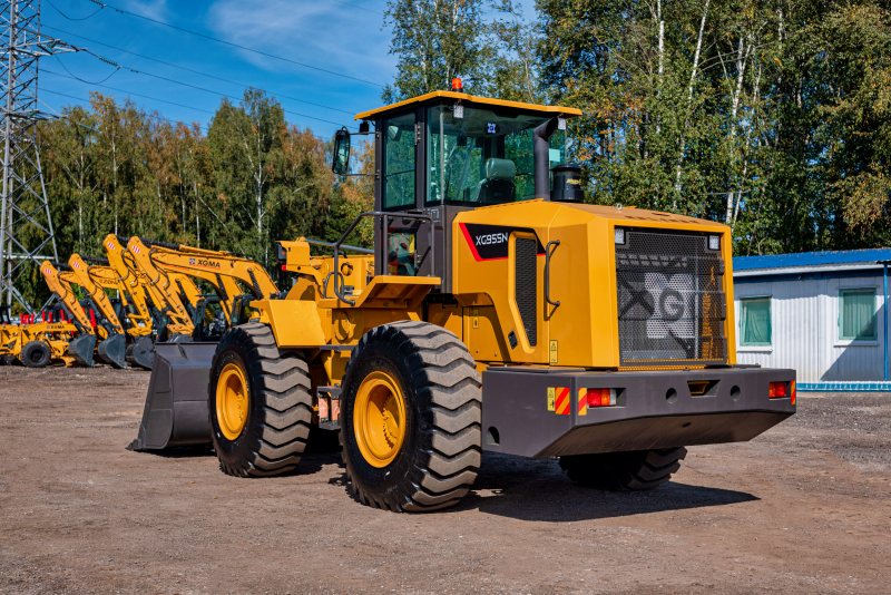Фронтальный погрузчик XG955N