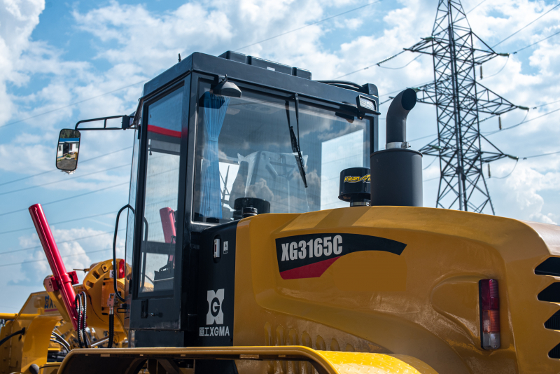 Грейдер XG3165C (Бульдозерный отвал, пятизубый задний рыхлитель) HV Market