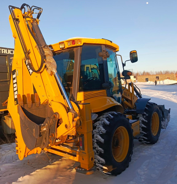 Bull 4SX Экскаватор-погрузчик HV Market