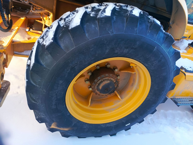 Bull 4SX Экскаватор-погрузчик HV Market