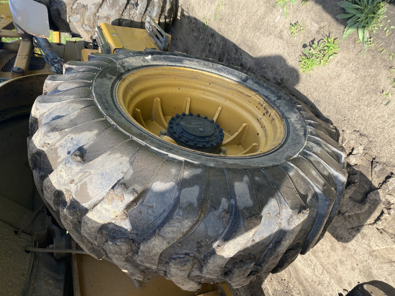 SHANMON 388 Экскаватор-погрузчик HV Market