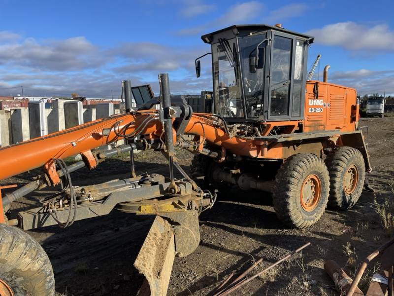 UMG (ЧСДМ) ДЗ-250* Автогрейдер HV Market