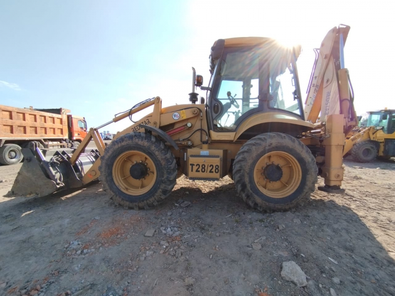 REDSTAR T28* Экскаватор-погрузчик