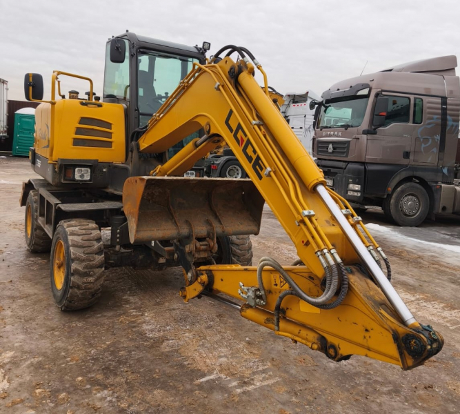LGCE E765* Экскаватор колесный