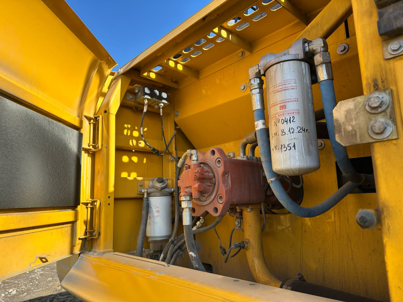 LiuGong CLG933 Экскаватор HV Market