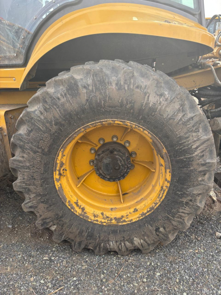 BIZON 888 Экскаватор-погрузчик HV Market