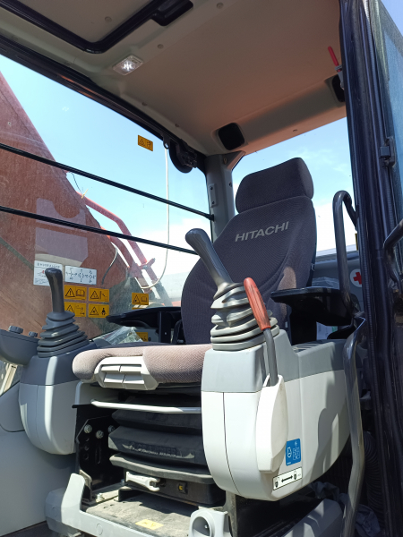 HITACHI ZX330 Экскаватор