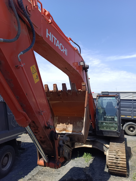 HITACHI ZX330 Экскаватор
