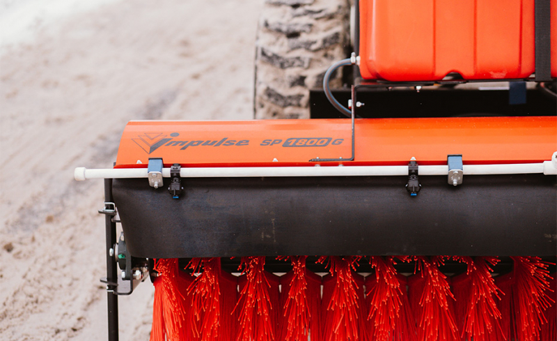 Щетка дорожная коммунальная Impulse SP1800G + система орошения 100 литров (с насосом)