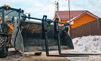 Вилы откидные паллетные Impulse PF2000 на ковш JCB 3CX / 4CX HV Market