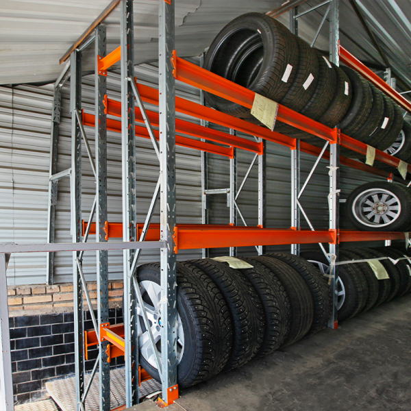 Две секции стеллажа металлического паллетного 2000х1800х1100 мм (70.1.5). Ярусы: пол+1