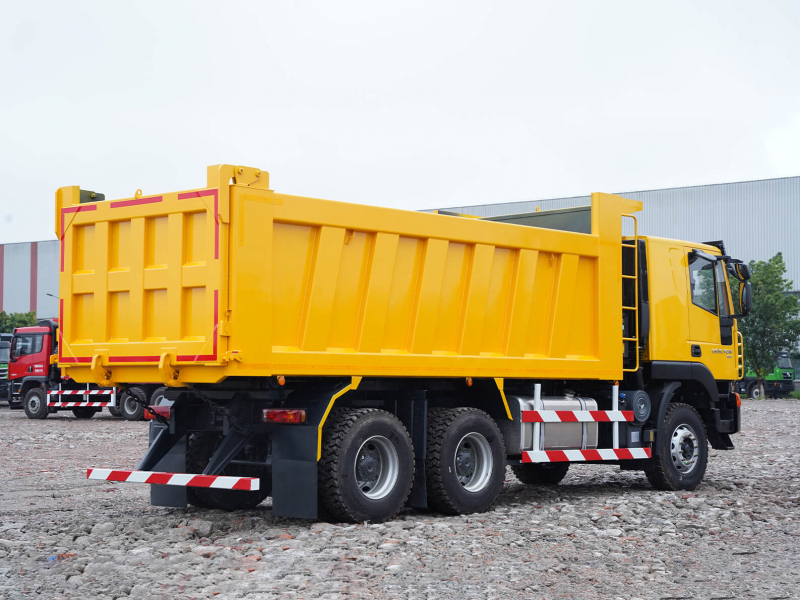 Самосвал 6х4 HONGYAN в новой модификации