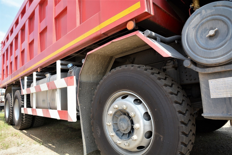 Самосвал 8х4 HONGYAN 430 л.с.